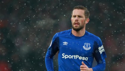 ky体育平台-《线上线下融合：新型电竞赛事模式探索》，线上线下比赛