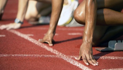 开云平台-英国媒体惊呼：瑞士球员雪地奔跑像开了四驱模式，瑞士冰雪运动